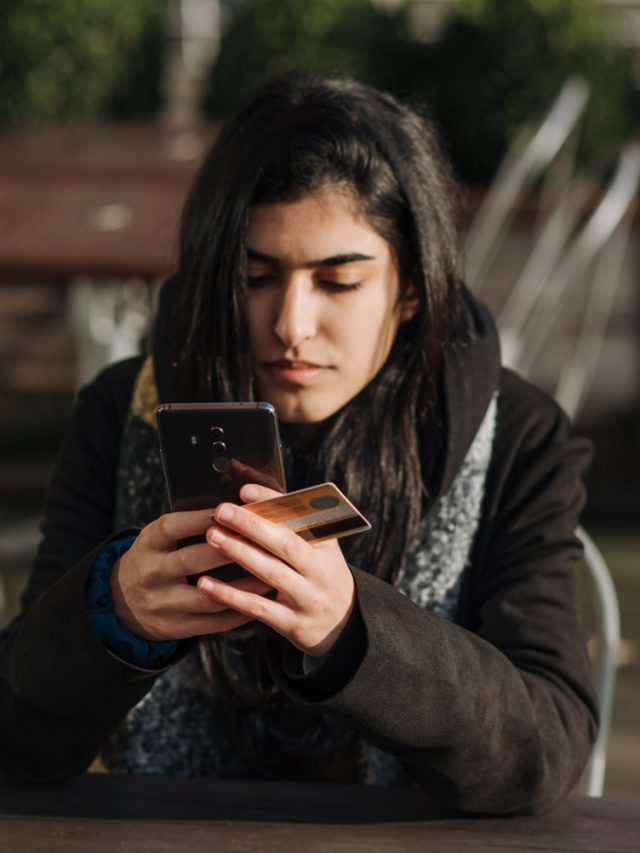 क्या आपके डेबिट और क्रेडिट कार्ड के लिए बदल जाएगा तरीका? आरबीआई का नया नियम